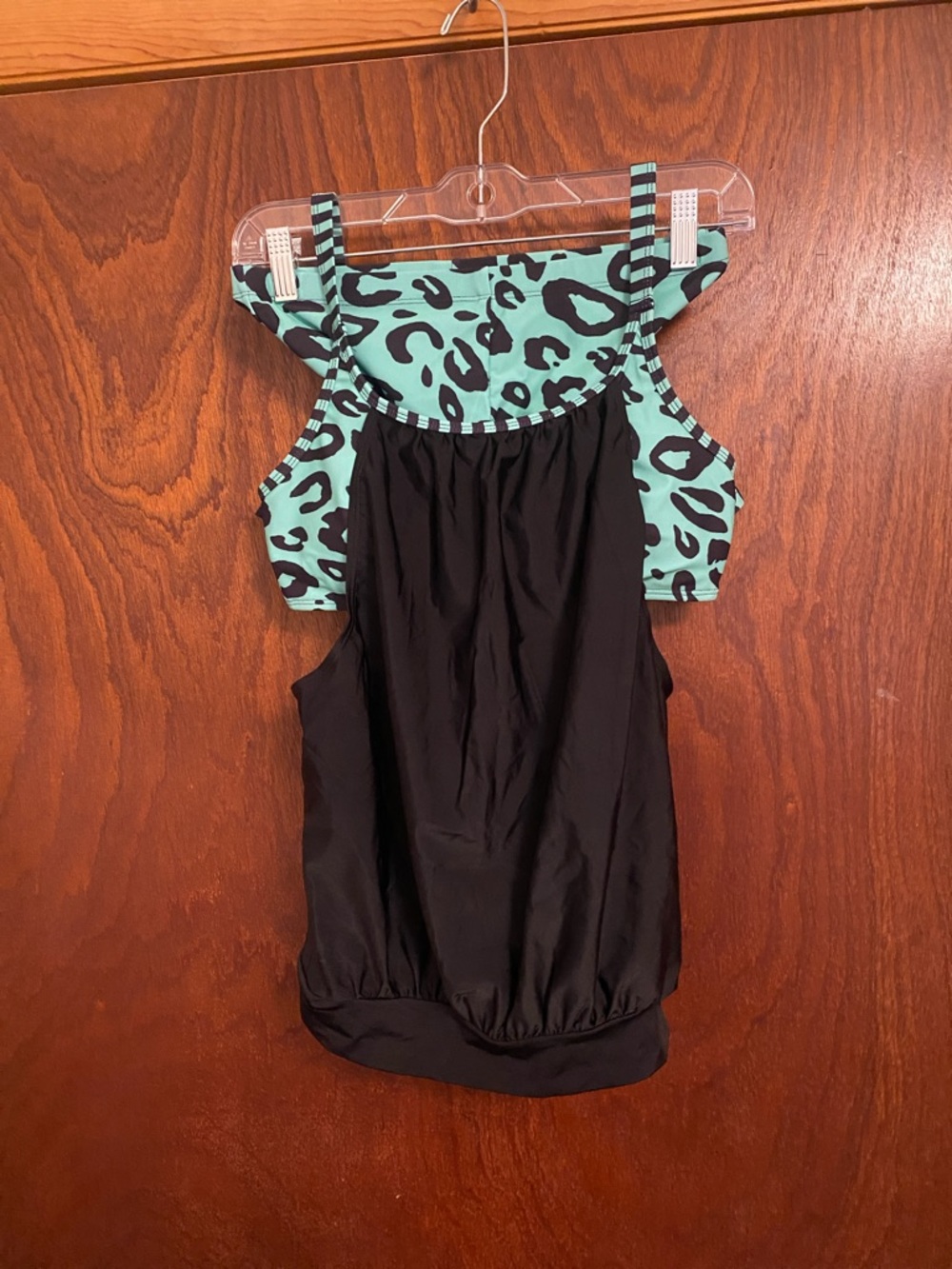 No name brand women’s size small swim suit